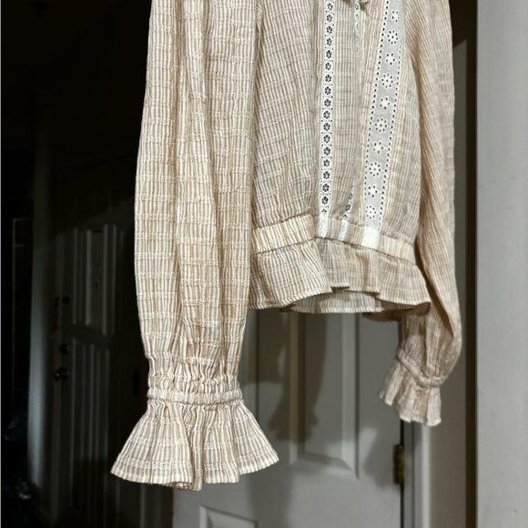 American Eagle Lace Beige Blouse - Picture 3 of 7